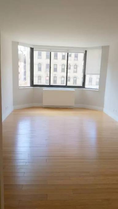 Main picture of 127 E 30th St