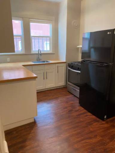Main picture of 1732 6th Ave