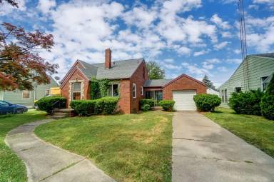 Main picture of 347 Darrow Ave