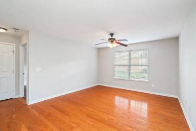 Main picture of 1707 Maple View Way