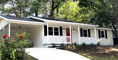 Main picture of 675 Lakeridge Dr SE