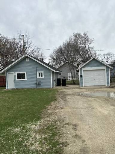 Main picture of 1824 Royce Ave
