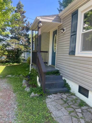 Main picture of 3528 South Haven Rd