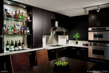 Main picture of 61 Collins Ave