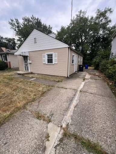 Main picture of 3832 E 142nd St