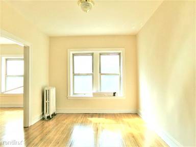 Main picture of 1330 W Estes Ave