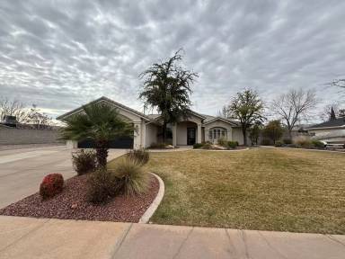 Main picture of 2699 Crestview Dr