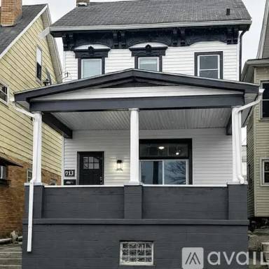 Main picture of 705 2nd Ave