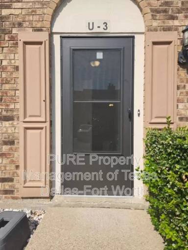 Main picture of 2500 E Park Blvd