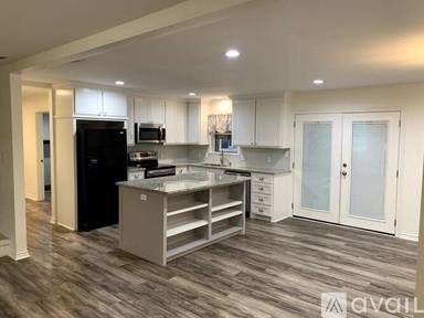 Main picture of 124 Lakeland Dr