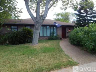 Main picture of 611 Wilshire Pl