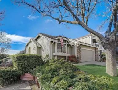 Main picture of 876 Waverly Cmn