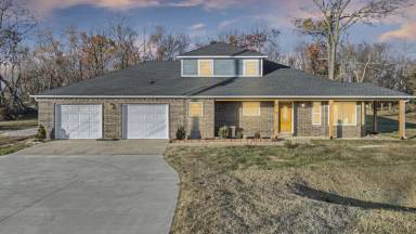 Main picture of 4701 W Oak St