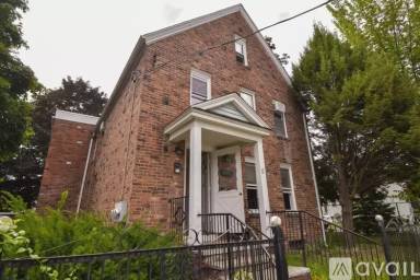 Main picture of 13A Olivine St