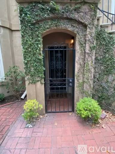 Main picture of 422 E Charlton St