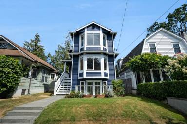 Main picture of 2006 42nd Ave E
