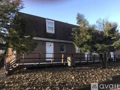 Main picture of 207 Washington Ave