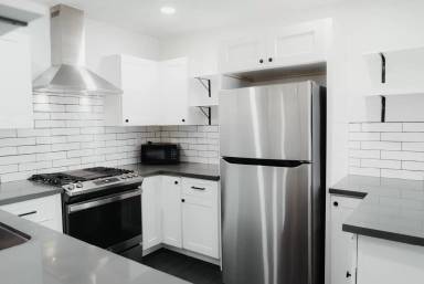 Main picture of 3808 E Polk St