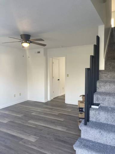 Main picture of 118 West Market St - B