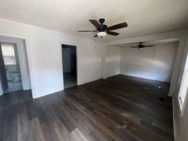 Main picture of 405 26th St E
