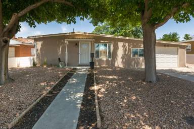 Main picture of 4601 Palo Duro Ave NE