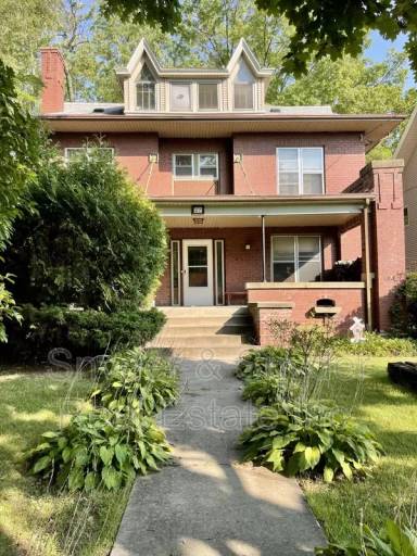 Main picture of 27 Casterton Ave