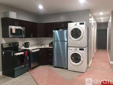 Main picture of 424 Bowdoin St