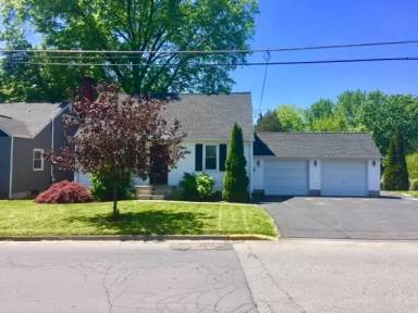 Main picture of 467 N 8th St