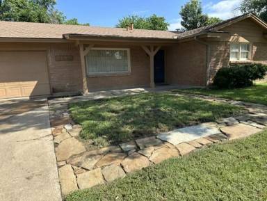 Main picture of 2820 Southgate Dr