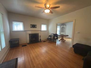 Main picture of 1004 S Busey Ave