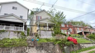 Main picture of 1024 Mirror St