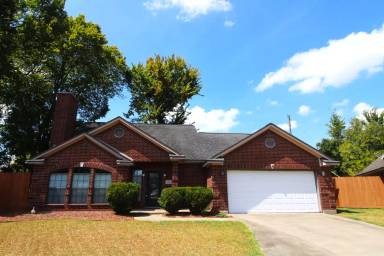 Main picture of 113 Silver Bay Ln