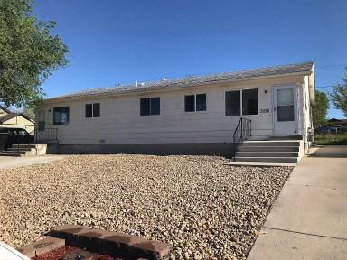Main picture of 3215 W Hawthorne Pl