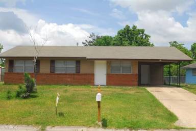 Main picture of 218 Kimberly Dr