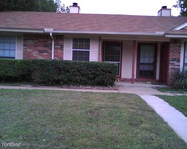 Main picture of 2906 Clover Ln