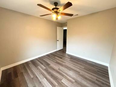 Main picture of 8229 Pearl St