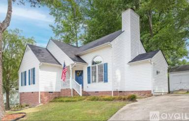 Main picture of 2109 Havering Pl