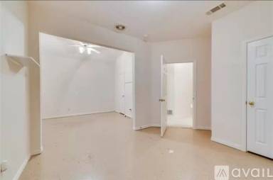 Main picture of 7918 Ruskin Cir