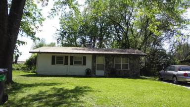 Main picture of 19 Westwood Dr