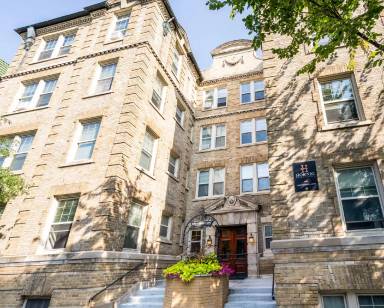 Main picture of 900 Summit Ave