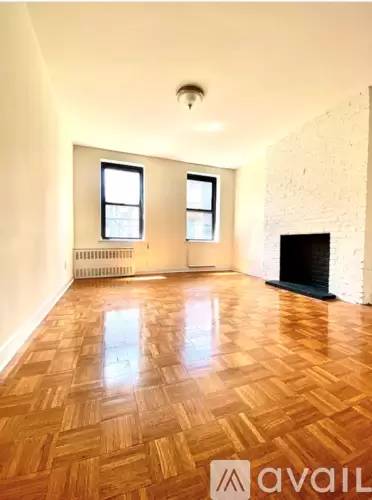 Main picture of 236 E 81st St