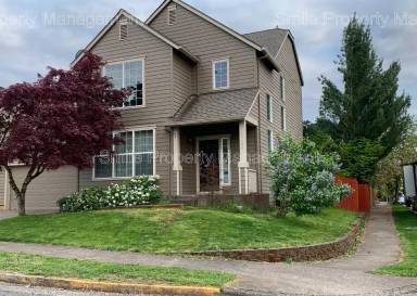 Main picture of 15430 SE Bollam Dr