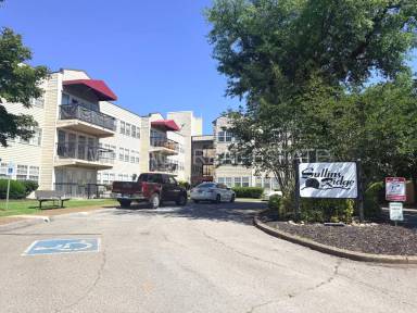 Main picture of 2749 Sullins St