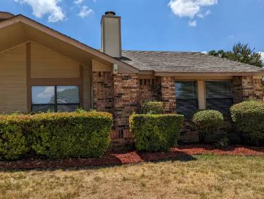 Main picture of 105 Hickory Springs Dr