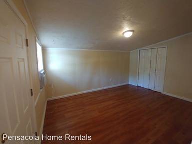 Main picture of 910 Medford Ave