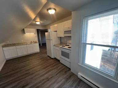 Main picture of 20 Elm St