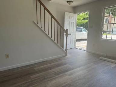 Main picture of 330 Myrtle St