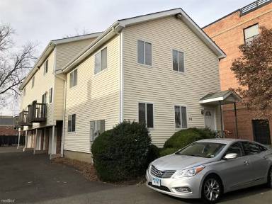 Main picture of 856 Bedford St