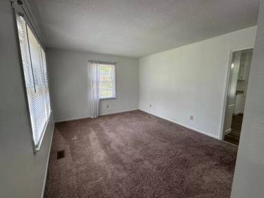 Main picture of 315 Pine Rd