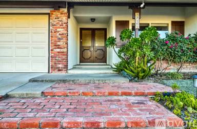Main picture of 33161 Ocean Hill Dr